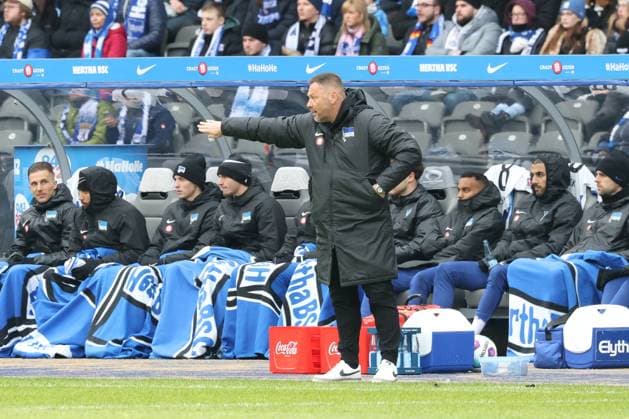 DEU, DFL, 2. FBL, Hertha BSC vs. Fortuna Duesseldorf, 21.01.2024, Berliner Olympiastadion, Berlin, DEU, DFL, 2. FBL, Hertha BSC vs. Fortuna Duesseldorf, im Bild Cheftrainer Pal Dardai (Hertha BSC Berlin) DFL - regulations prohibit any use of Photographs as image sequences and or quasi-video Foto: Juergen Engler nordphoto GmbH