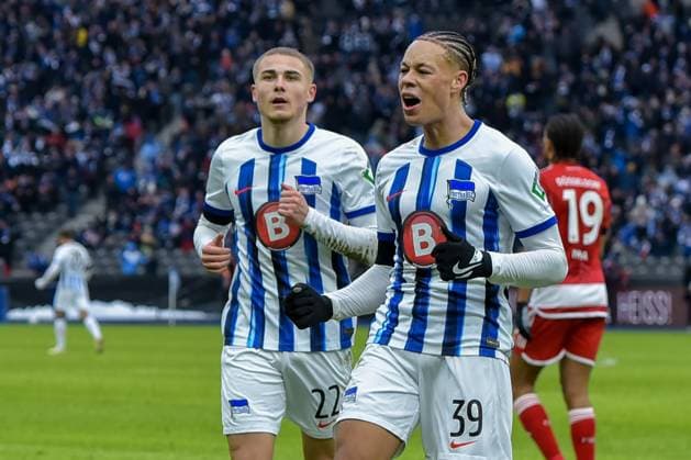 Fussball 2. Bundesliga, Hertha BSC - Fortuna Duesseldorf 21.01.2024, xdanx, Fussball 2. Bundesliga, Hertha BSC - Fortuna Duesseldorf, v.l. Jubel nach dem 2:1 durch Derry Scherhant (Hertha BSC 39),Marten Winkler (Hertha BSC 22) (DFL DFB REGULATIONS PROHIBIT ANY USE OF PHOTOGRAPHS as IMAGE SEQUENCES and or QUASI-VIDEO) Foto: Daniel Lakomski Mix1 Berlin Olympiastadion Berlin Berlin Deutschland (DE)