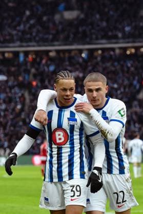 Fussball 2. Bundesliga, Hertha BSC - Fortuna Duesseldorf 21.01.2024, xdanx, Fussball 2. Bundesliga, Hertha BSC - Fortuna Duesseldorf, v.l. Jubel nach dem 2:1 durch Derry Scherhant (Hertha BSC 39),Marten Winkler (Hertha BSC 22) (DFL DFB REGULATIONS PROHIBIT ANY USE OF PHOTOGRAPHS as IMAGE SEQUENCES and or QUASI-VIDEO) Foto: Daniel Lakomski Mix1 Berlin Olympiastadion Berlin Berlin Deutschland (DE)