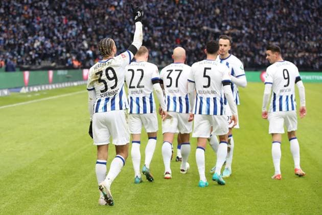 21.01.2024, xtgx, Fussball 2.Bundesliga, Hertha BSC Berlin - Fortuna Duesseldorf emspor, v.l. Torjubel nach dem Tor zum celebrating the goal celebrate 2:1 durch Derry Scherhant (Hertha BSC Berlin) (DFL DFB REGULATIONS PROHIBIT ANY USE OF PHOTOGRAPHS as IMAGE SEQUENCES and or QUASI-VIDEO) Berlin