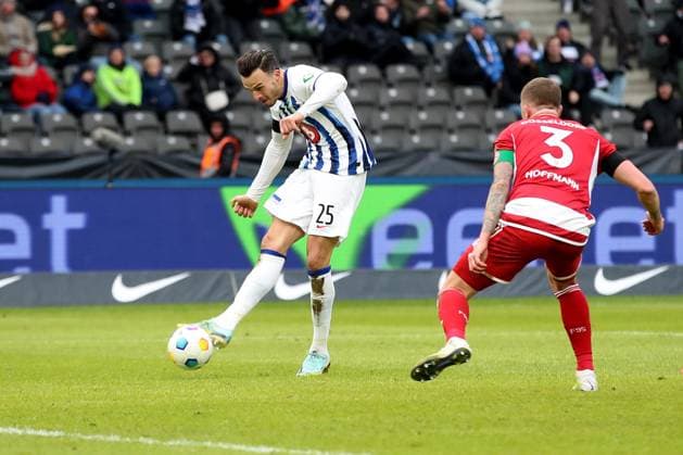 21.01.2024, xtgx, Fussball 2.Bundesliga, Hertha BSC Berlin - Fortuna Duesseldorf emspor, v.l. Torschuss Haris Tabakovic (Hertha BSC Berlin) (DFL DFB REGULATIONS PROHIBIT ANY USE OF PHOTOGRAPHS as IMAGE SEQUENCES and or QUASI-VIDEO) Berlin