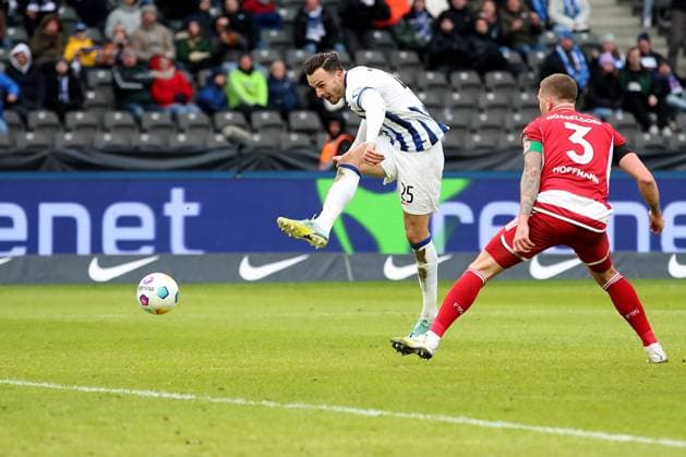 21.01.2024, xtgx, Fussball 2.Bundesliga, Hertha BSC Berlin - Fortuna Duesseldorf emspor, v.l. Torschuss Haris Tabakovic (Hertha BSC Berlin) (DFL DFB REGULATIONS PROHIBIT ANY USE OF PHOTOGRAPHS as IMAGE SEQUENCES and or QUASI-VIDEO) Berlin