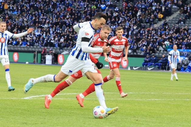 DEU, DFL, 2. FBL, Hertha BSC vs. Fortuna Duesseldorf, 21.01.2024, Berliner Olympiastadion, Berlin, DEU, DFL, 2. FBL, Hertha BSC vs. Fortuna Duesseldorf, im Bild Haris Tabakovic (Hertha BSC Berlin 25), Andre Hoffmann (Fortuna Duesseldorf 3) DFL - regulations prohibit any use of Photographs as image sequences and or quasi-video Foto: Juergen Engler nordphoto GmbH