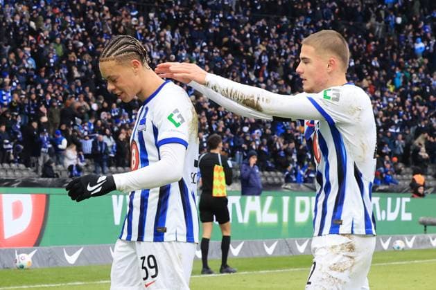 DEU, DFL, 2. FBL, Hertha BSC vs. Fortuna Duesseldorf, 21.01.2024, Berliner Olympiastadion, Berlin, DEU, DFL, 2. FBL, Hertha BSC vs. Fortuna Duesseldorf, im Bild 2:1 durch Derry Scherhant (Hertha BSC Berlin 39), Marten Winkler (Hertha BSC Berlin 22) DFL - regulations prohibit any use of Photographs as image sequences and or quasi-video Foto: Juergen Engler nordphoto GmbH