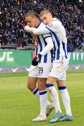 DEU, DFL, 2. FBL, Hertha BSC vs. Fortuna Duesseldorf, 21.01.2024, Berliner Olympiastadion, Berlin, DEU, DFL, 2. FBL, Hertha BSC vs. Fortuna Duesseldorf, im Bild 2:1 durch Derry Scherhant (Hertha BSC Berlin 39), Marten Winkler (Hertha BSC Berlin 22) DFL - regulations prohibit any use of Photographs as image sequences and or quasi-video Foto: Juergen Engler nordphoto GmbH
