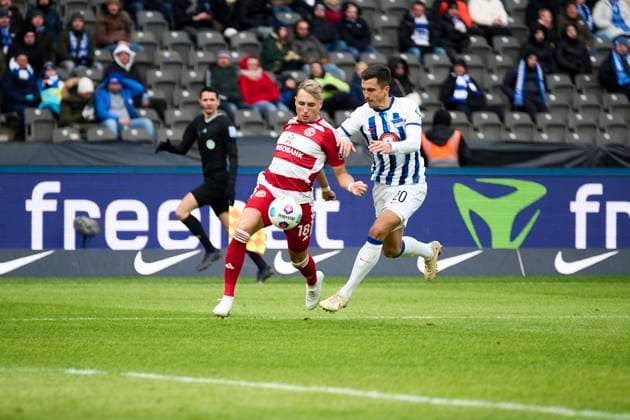 Jona Niemic (Fortuna Duesseldorf, 18), Marc Oliver Kempf (Hertha BSC, 20), GER, Hertha BSC vs. Fortuna Duesseldorf, Fussball Herren, 2. Bundesliga, Saison 2023 2024, 18. Spieltag, 21.01.2024. (DFL REGULATIONS PROHIBIT ANY USE OF PHOTOGRAPHS AS IMAGE SEQUENCES AND OR QUASI - VIDEO). GER, Hertha BSC vs. Fortuna Duesseldorf, Fussball Herren, 2. Bundesliga, Saison 2023 2024, 18. Spieltag, 21.01.2024. Berlin