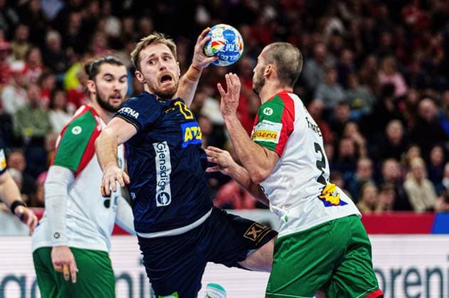Handball, EM 2024 in Deutschland, Die Highlights Wurf Tor Albin Lagergren (Schweden, 23) GER, Schweden vs. Portugal, Handball, Maenner, EHF Euro 2024, Hauptrunde 2, Spieltag 3, 21.01.2024 GER, Schweden vs. Portugal, Handball, Maenner, EHF Euro 2024, Hauptrunde 2, Spieltag 3, 21.01.2024 Hamburg Copyright: xEibner-Pressefoto MarcelxvonxFehrnx EP_MFN