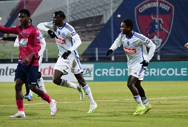 Joie de Abakar Sylla (strasbourg) et de sse coÃ quipiers FOOTBALL : Clermont Foot vs Racing Club de Strasbourg Alsace - 1 16e Coupe de France - 21 01 2024 FredericChambert Panoramic 