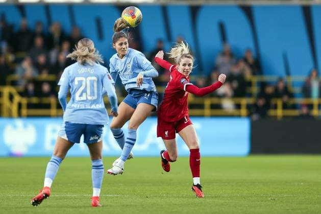 Bilder des Jahres 2024, Sport 01 Januar Sport Themen der Woche KW03 Sport Bilder des Tages Manchester City v Liverpool FC - Barclays Women s Super League Kerstin Csasparij of Manchester City is clashing with Missy Bo Kearns of Liverpool during the Barclays FA Women s Super League match at the Joie Stadium in Manchester, England, on January 21, 2024. Manchester United Kingdom  Copyright: xMIxNewsx originalFilename:fletcher-manchest240121_np4KD.jpg