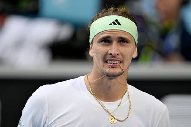 TENNIS AUSTRALIAN OPEN, Alexander Zverev of Germany bites his gold chain during his 4th round match against Cameron Norrie of United Kingdom on Day 9 of the 2024 Australian Open at Melbourne Park in Melbourne, Monday, January 22, 2024. ( NO ARCHIVING, EDITORIAL USE ONLY, NO USE IN BOOKS WITHOUT CONSENT MELBOURNE VICTORIA AUSTRALIA  Copyright: xLUKASxCOCHx 20240122001892184435