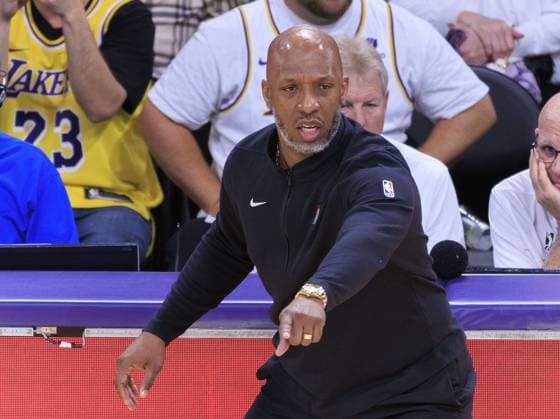 January 21, 2024, Los Angeles, California, USA: Head coach, Chauncey Billups of the Portland Trail Blazers gives instructions during their NBA, Basketball Herren, USA game against the Los Angeles Lakers on Sunday January 21, 2024 at Crypto.com Arena in Los Angeles, California. JAVIER ROJAS PI Los Angeles USA - ZUMAp124 20240121_zaa_p124_060 Copyright: xJavierxRojasx