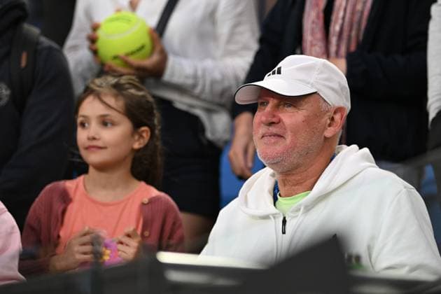 TENNIS AUSTRALIAN OPEN, Alexander Zverev of Germany?s dad Alexander Zverev Sr. listens as his son sings happy birthday after forgetting it was his birthday following his 4th round win against Cameron Norrie of United Kingdom on Day 9 of the 2024 Australian Open at Melbourne Park in Melbourne, Monday, January 22, 2024. ( NO ARCHIVING, EDITORIAL USE ONLY, NO USE IN BOOKS WITHOUT CONSENT MELBOURNE VICTORIA AUSTRALIA  Copyright: xLUKASxCOCHx 20240122001892203221