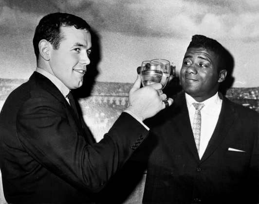 600601 Boxning, tungvikt, Ingemar Johansson och Floyd Patterson vid en presskonferens inför deras andra titelmatch 1960 i New York. Sweden s heavyweight champion Ingemar Johansson and former heavyweight champion Floyd Patterson wish each other luck for their upcoming revenge match scheduled for June 20, 1960. Photo: PWS BILDBYRAN - COP 35 boxning boxing ingemar johansson ingo floyd patterson bbeng action closeup tungvikt heavyweight *** 600601 Boxing, heavyweight, Ingemar Johansson and Floyd Patterson at a press conference prior to their second title match in 1960 in New York Sweden s heavyweight champion Ingemar Johansson and former heavyweight champion Floyd Patterson wish each other luck for their upcoming revenge match scheduled for June 20, 1960 Photo PWS BILDBYRAN COP 35 boxing boxing ingemar johansson ingo floyd patterson bbeng action closeup heavyweight heavyweight  Copyright: IHA BB600601BB001