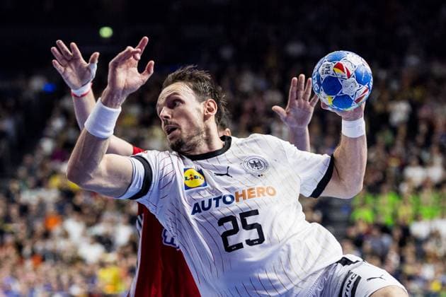 Handball, EM 2024 in Deutschland, Die Highlights MEN’S EHF EURO 2024: Deutschland - Ungarn; 22.01.2024 Kai Häfner (Deutschland, 25) im Wurf MEN’S EHF EURO 2024: Deutschland - Ungarn; LANXESS arena, Köln am 22.01.2024 Copyright: xBEAUTIFULxSPORTS Wunderlx