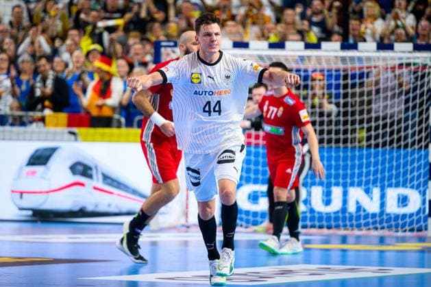 Koeln, Deutschland: Handball EM 2024 - Hauptrunde - Deutschland - Ungarn Christoph Steinert (Deutschland) Jubel Freude Emotion Torjubel Torschuetze Torschütze Köln Lanxess Arena Deutschland