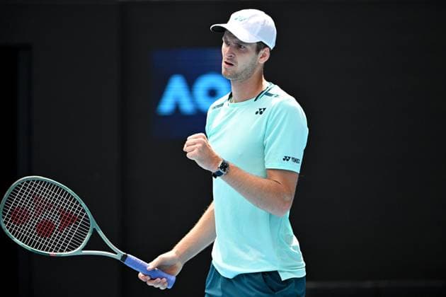 TENNIS AUSTRALIAN OPEN, Hubert Hurkacz of Poland during his Quaterfinal match against Daniil Medvedev of Russia on Day 11 of the 2024 Australian Open at Melbourne Park in Melbourne, Wednesday, January 24, 2024. ( NO ARCHIVING, EDITORIAL USE ONLY, NO USE IN BOOKS WITHOUT CONSENT MELBOURNE VICTORIA AUSTRALIA  Copyright: xJAMESxROSSx 20240124001892888407