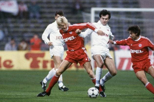 DEJAN SAVICEVIC, Stella Rossa, STEFAN EFFENBERG, OLAF THON, Bayern Munich, European Cup, 1990-91, Semi Final, Bayern Munich vs Crvena Svezda 1-2, 10-04-1991, Contrasto, Action COPPA CAMPIONI 1990-91 SEMI FINALE BAYERN MONACO-STELLA ROSSA 1-