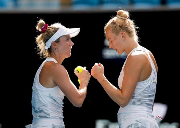 Storm Hunter (Kappe) Katerina Siniakova, Damen Doppel, Australian Open 2024, Melbourne Park, Melbourne, Victoria, Australia. Copyright: xJuergenxHasenkopfx