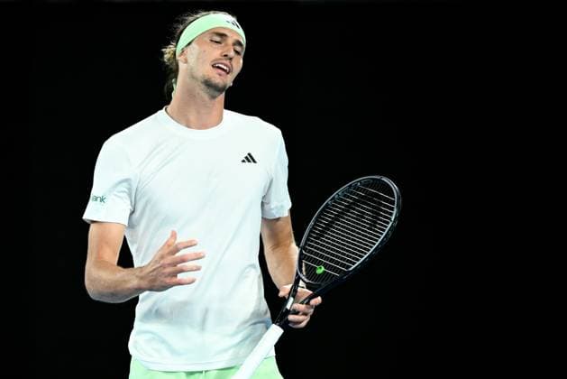 TENNIS AUSTRALIAN OPEN, Alexander Zverev of Germany during his Mens Quarterfinal match against Carlos Alcaraz of Spain on Day 11 of the 2024 Australian Open at Melbourne Park in Melbourne, Wednesday, January 24, 2024. ( NO ARCHIVING, EDITORIAL USE ONLY, NO USE IN BOOKS WITHOUT CONSENT MELBOURNE VICTORIA AUSTRALIA  Copyright: xJOELxCARRETTx 20240124001892982409