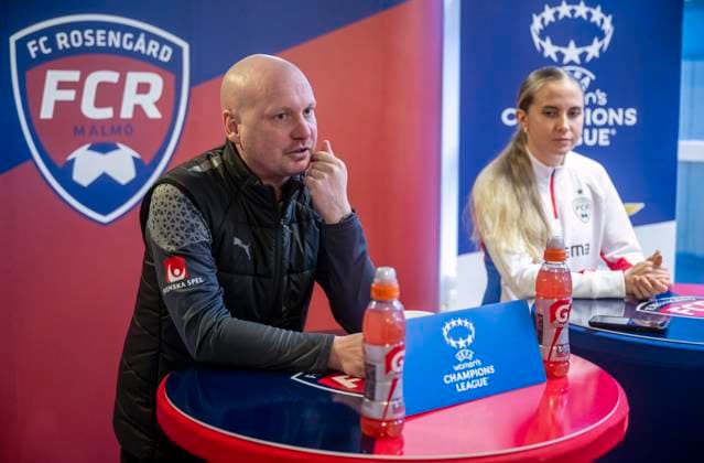 MALMÖ 2024-01-24 Tränare Joel Kjetselberg och mittfältare Ria Öling vid onsdagens presskonferens med FC Rosengard inför morgondagens Champions League match mot SL Benfica. MALMÖ SVERIGE x50090x