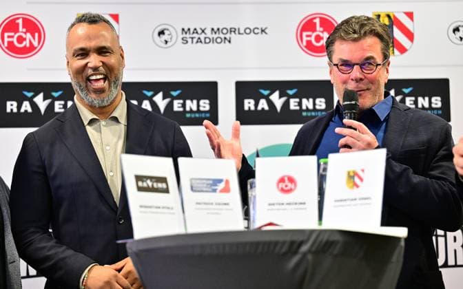 Sport Themen der Woche KW04 Sport Bilder des Tages 24.01.2024 - Pressetermin Medientermin - American Football - European League of Football ELF - Nürnberg Game 2024 - - xwoxzix - Patrick Coach Esume ( Commissioner ELF ) Dieter Hecking ( Vorstand 1. FC Nürnberg FCN ) *** 24 01 2024 Press event Media event American Football European League of Football ELF Nuremberg Game 2024 xwoxzix Patrick Coach Esume Commissioner ELF Dieter Hecking Board of Directors Sport 1 FC Nürnberg FCN
