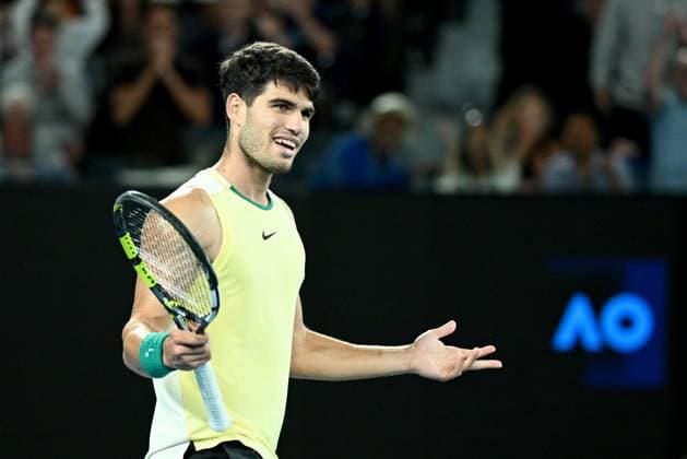 TENNIS AUSTRALIAN OPEN, Carlos Alcaraz of Spain reacts during his Mens Quarterfinal match against Alexander Zverev of Germany on Day 11 of the 2024 Australian Open at Melbourne Park in Melbourne, Wednesday, January 24, 2024. ( NO ARCHIVING, EDITORIAL USE ONLY, NO USE IN BOOKS WITHOUT CONSENT MELBOURNE VICTORIA AUSTRALIA  Copyright: xJOELxCARRETTx 20240125001893015534