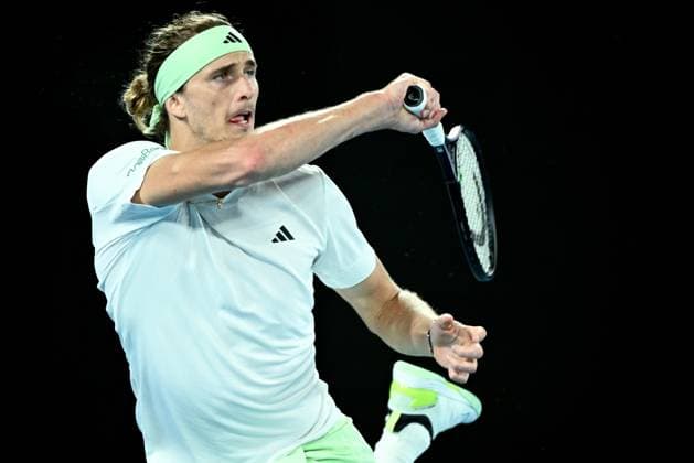 TENNIS AUSTRALIAN OPEN, Alexander Zverev of Germany in action during his Mens Quarterfinal match against Carlos Alcaraz of Spain on Day 11 of the 2024 Australian Open at Melbourne Park in Melbourne, Wednesday, January 24, 2024. ( NO ARCHIVING, EDITORIAL USE ONLY, NO USE IN BOOKS WITHOUT CONSENT MELBOURNE VICTORIA AUSTRALIA  Copyright: xJOELxCARRETTx 20240125001893018374