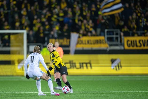 240124 Josefine Rybrink of Häcken during the UEFA Women s Champions League football match between Häcken and Paris FC on January 24, 2024 in Gothenburg. Photo: Mathias Bergeld BILDBYRAN kod MB MB0841 fotboll football soccer fotball champions league häcken paris fc dam bbeng women kvinner womens champions league bbauto Copyright: MATHIASxBERGELD BB240124MB031