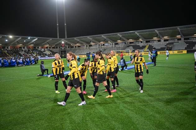GÖTEBORG, SVERIGE 20240124 Häckens spelare strax före avspark under onsdagens fotbollsmatch i Champions League, grupp D, mellan BK Häcken och Paris FC pa Hisingen arena. GÖTEBORG SVERIGE x9200x