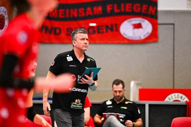 1. Volleyball Bundesliga Frauen, Dresdner SC vs. VC Neuwied, Dresden, 24.01.2024 Alexander Waibl (Cheftrainer Dresdner SC) 1. Volleyball Bundesliga Frauen, Dresdner SC vs. VC Neuwied am 24.01.2024 in der Margon Arena Dresden Copyright: xBEAUTIFULxSPORTS Hoepnerx
