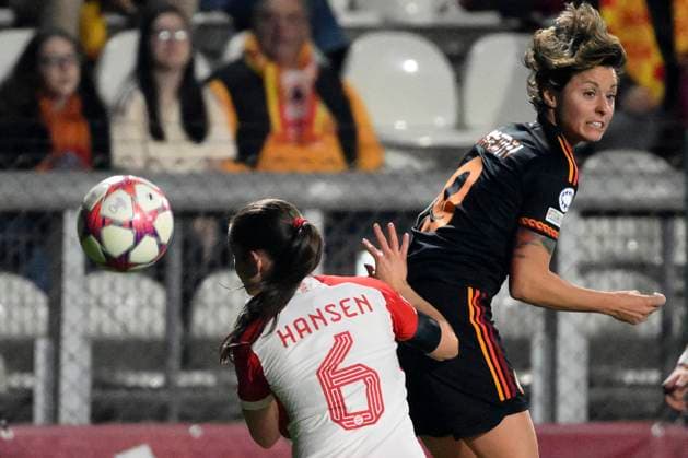 Tuva Hansen of Bayern Munchen and Valentina Giacinti of AS Roma compete for the ball during the Women Champions League group stage C match between AS Roma and Bayern Munchen at tre fontane stadium, Rome (Italy), January 24th, 2023. andreaxstaccioli