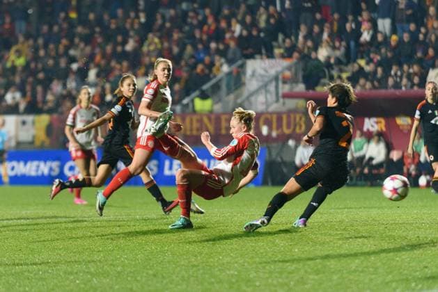 Lea Schueller (11 FC Bayern Munich) with a shot on goal during the UEFA Womens Champions League group stage match between AS Roma and FC Bayern Munich at Stadio Tre Fontane in Rome, Italy. (Sven Beyrich SPP) Copyright: xSvenxBeyrich SPPx spp-en-SvBe-20240124-D75_9632