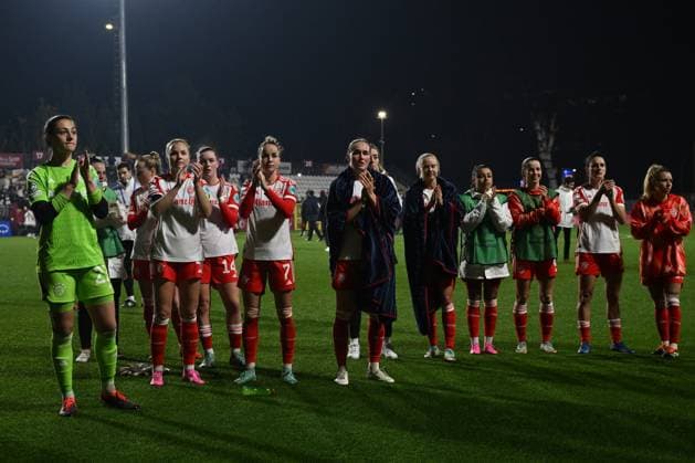 FC Bayern Munchen greets the fans during the day 5 Group C of the UEFA Women s Champions League between A.S. Roma vs F.C. Bayern Munchen, 24 January 2024 at the Stadio Tre Fontane in Rome, Italy.  Copyright: xDomenicoxCippitelli IPAxSportx x xx IPA_42930225 IPA_Agency_IPA42930225