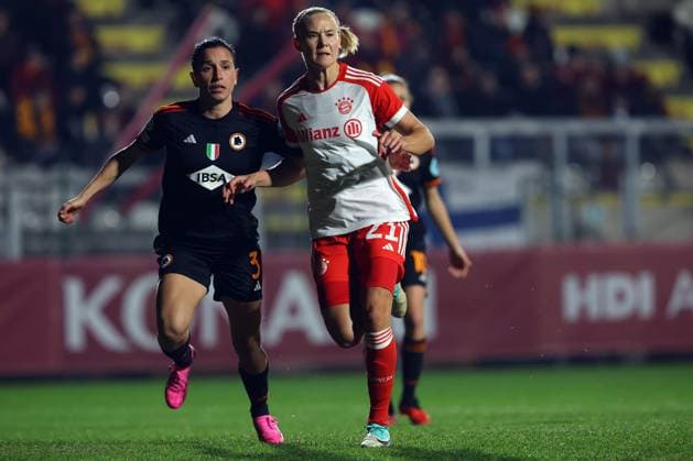 UEFA WOMEN™S CHAMPIONS LEAGUE 2023-2024 - GROUP C - AS ROMA vs FC BAYERN MUNCHEN Rome, Italy 24.01.2024: Pernille Harder of Bayern, DI Guglielmo (Roma) in action during the UEFA Women s Champions League 2023-2024 football match, group stage C, between AS Roma vs FC Bayern Munchen at Tre fontane stadium in Rome. Rome tre fontane italy Copyright: xmarcoxiacobucci
