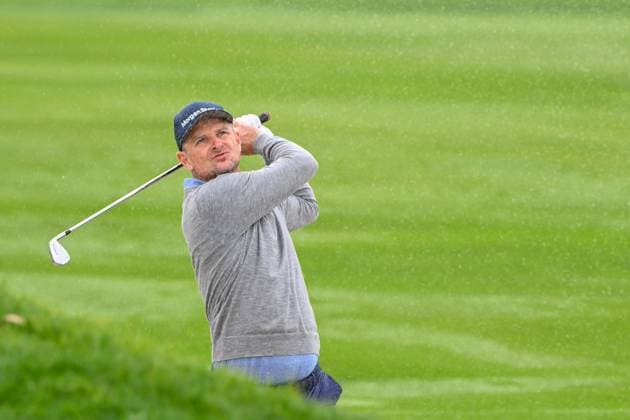 LA JOLLA, CA - JANUARY 24: Justin Rose (GBR) hits from the fairway bunker on 13 during Rd1 of the Farmers Insurance Open at Torrey Pines Golf Course in La Jolla, California. (Photo by Ken Murray Icon Sportswire) GOLF: JAN 24 PGA, Golf Herren Farmers Insurance Open EDITORIAL USE ONLY Icon2401240191