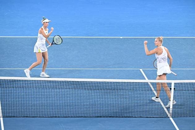 TENNIS AUSTRALIAN OPEN, Storm Hunter (left) of Australia and Katerina Siniakova of Czech Republic during their Women?s Doubles semifinal against Su-Wei Hsieh of Chinese Taipei and Elise Mertens of Belgium on Day 12 of the 2024 Australian Open at Melbourne Park in Melbourne, Thursday, January 25, 2024. ( NO ARCHIVING, EDITORIAL USE ONLY, NO USE IN BOOKS WITHOUT CONSENT MELBOURNE VICTORIA AUSTRALIA  Copyright: xJAMESxROSSx 20240125001893325975