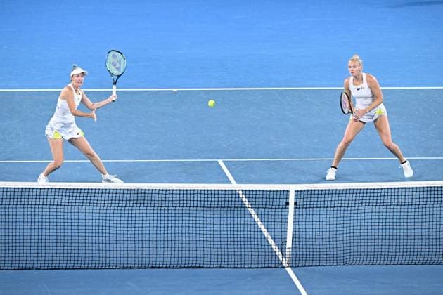 TENNIS AUSTRALIAN OPEN, Storm Hunter (left) of Australia and Katerina Siniakova of Czech Republic in action during their Women?s Doubles semifinal against Su-Wei Hsieh of Chinese Taipei and Elise Mertens of Belgium on Day 12 of the 2024 Australian Open at Melbourne Park in Melbourne, Thursday, January 25, 2024. ( NO ARCHIVING, EDITORIAL USE ONLY, NO USE IN BOOKS WITHOUT CONSENT MELBOURNE VICTORIA AUSTRALIA  Copyright: xJAMESxROSSx 20240125001893326180