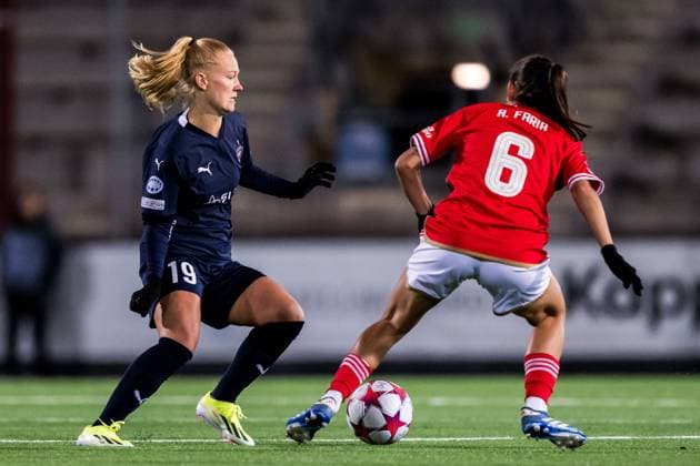 240125 Sofie Bruun Bredgaard of FC Rosengard and Andreia Faria of Benfica during the UEFA Women s Champions League football match between FC Rosengard and Benfica on January 25, 2024 in Malmö. Photo: Petter Arvidson BILDBYRAN kod PA PA0740 fotboll football soccer fotball champions league fc rosengard benfica dam bbeng Copyright: PETTERxARVIDSON BB240125PA153