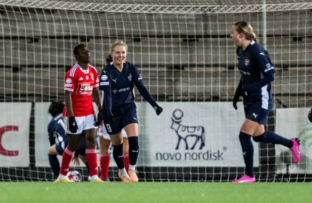 240125 Emilia Larsson of FC Rosengard celebrates after 2-2 during the UEFA Women s Champions League football match between FC Rosengard and Benfica on January 25, 2024 in Malmö. Photo: Petter Arvidson BILDBYRAN kod PA PA0740 fotboll football soccer fotball champions league fc rosengard benfica dam bbeng jubel Copyright: PETTERxARVIDSON BB240125PA227