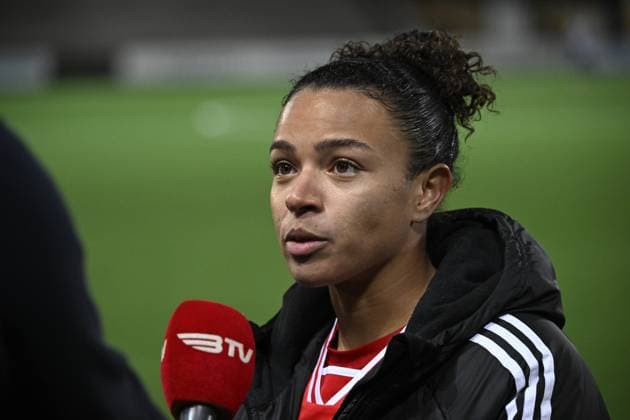 MALMÖ, SVERIGE 20240125 Benficas Marie Alidou intervjuas efter torsdagens Champions League gruppspelsmatch i fotboll mellan FC Rosengard och SL Benfica pa Malmö IP. MALMÖ SVERIGE x50090x