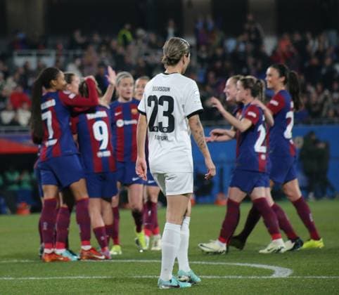 25.01.2024, xgrfx, Fussball Champions League Frauen, FC Barcelona, Barca - Eintracht Frankfurt emspor, v.l. Tor, Patricia Guijarro (FC Barcelona) (DFL DFB REGULATIONS PROHIBIT ANY USE OF PHOTOGRAPHS as IMAGE SEQUENCES and or QUASI-VIDEO) Barcelona