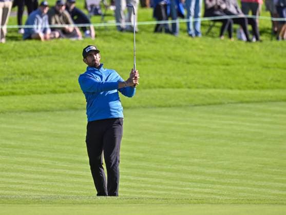January 25, 2024: Matthieu Pavon watches the ball on the 18th hole during the second round of the Farmers Insurance Open at Torrey Pines South North in San Diego, California. CSM San Diego USA - ZUMAc04_ 20240125_zma_c04_032 Copyright: xJustinxFinex