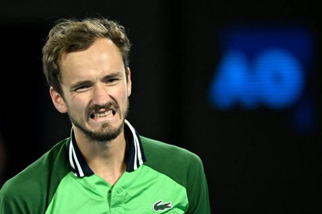 TENNIS AUSTRALIAN OPEN, Daniil Medvedev of Russia reacts during his Men?s semifinal against Alexander Zverev of Germany on Day 13 of the 2024 Australian Open at Melbourne Park in Melbourne, Friday, January 26, 2024. ( NO ARCHIVING, EDITORIAL USE ONLY, NO USE IN BOOKS WITHOUT CONSENT MELBOURNE VICTORIA AUSTRALIA  Copyright: xJAMESxROSSx 20240126001893877616