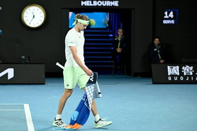 TENNIS AUSTRALIAN OPEN, Alexander Zverev of Germany during his Men?s semifinal against Daniil Medvedev of Russia on Day 13 of the 2024 Australian Open at Melbourne Park in Melbourne, Friday, January 26, 2024. ( NO ARCHIVING, EDITORIAL USE ONLY, NO USE IN BOOKS WITHOUT CONSENT MELBOURNE VICTORIA AUSTRALIA  Copyright: xJAMESxROSSx 20240126001893888427