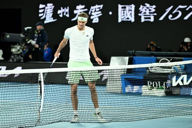 TENNIS AUSTRALIAN OPEN, Alexander Zverev of Germany attacks the net in frustration during his Men?s semifinal against Daniil Medvedev of Russia on Day 13 of the 2024 Australian Open at Melbourne Park in Melbourne, Friday, January 26, 2024. ( NO ARCHIVING, EDITORIAL USE ONLY, NO USE IN BOOKS WITHOUT CONSENT MELBOURNE VICTORIA AUSTRALIA  Copyright: xJAMESxROSSx 20240126001893889319