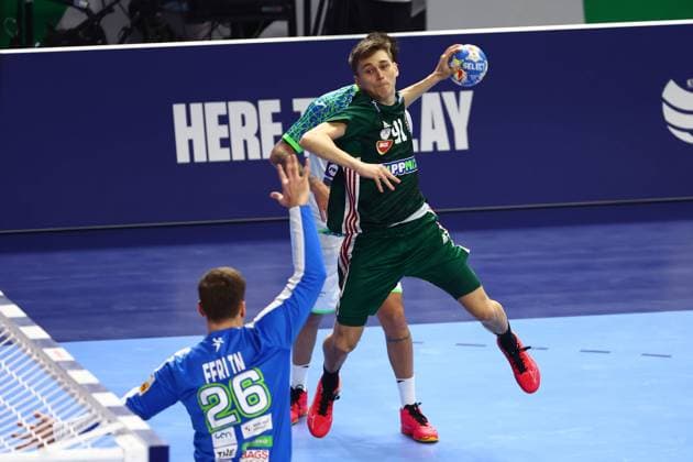 Torwurf von Bence Imre (Ungarn) Ungarn vs Slowenien, Handball, Maenner, EHF Euro 2024, Spiel um Platz 5, 26.01.2024 Ungarn vs Slowenien, Handball, Maenner, EHF Euro 2024, Spiel um Platz 5, 26.01.2024 Koeln Copyright: xEibner-Pressefotox EP_RWS