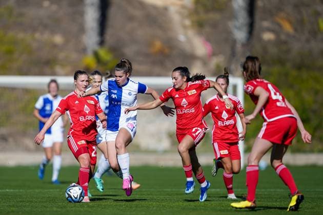 26.01.2024, Alicante, Campoamor, Friendly Match: Grasshopper Club Zürich - 1. FC Union Berlin, 15 Noemi Ivelj (Grasshopper Club Zürich, right) and 8 Ella Ljustina (Grasshopper Club Zürich, left) Alicante Campoamor Alicante Switzerland Copyright: xJustPictures.ch DanielaxPorcellix