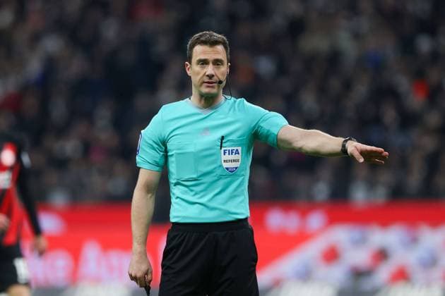 Frankfurt am Main am 26. Januar 2024 1.Bundesliga 19.Spieltag Eintracht Frankfurt - 1.FSV Mainz 05 v.l., referee, Schiedsrichter Felix Zwayer Copyright: JoaquimxFerreira