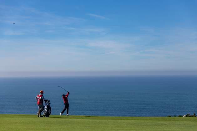 LA JOLLA, CA - JANUARY 26: S.H. Kim hits his second on the fairway of the fourth hole during the third round of the PGA, Golf Herren Tour Farmer™s Insurance Open, at Torrey Pines Golf Course, Friday, January 26, 2024, in La Jolla, California. (Photo by Tony Ding Icon Sportswire) GOLF: JAN 26 PGA Farmers Insurance Open EDITORIAL USE ONLY Icon46520240126013