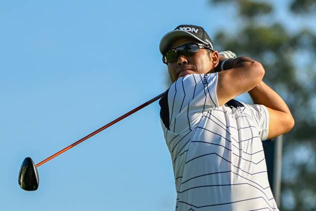 LA JOLLA, CA - JANUARY 26: Hideki Matsuyama (JPN) watches his tee shot on 15 during Rd3 of the Farmers Insurance Open at Torrey Pines Golf Course on January 26, 2024, in La Jolla, California. (Photo by Ken Murray Icon Sportswire) GOLF: JAN 26 PGA, Golf Herren Farmers Insurance Open EDITORIAL USE ONLY Icon2401260473